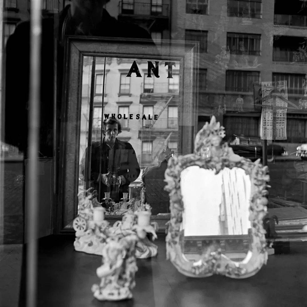 杜蒙個(gè)展?fàn)a——在紐約否畫(huà)廊的視覺(jué)盛宴