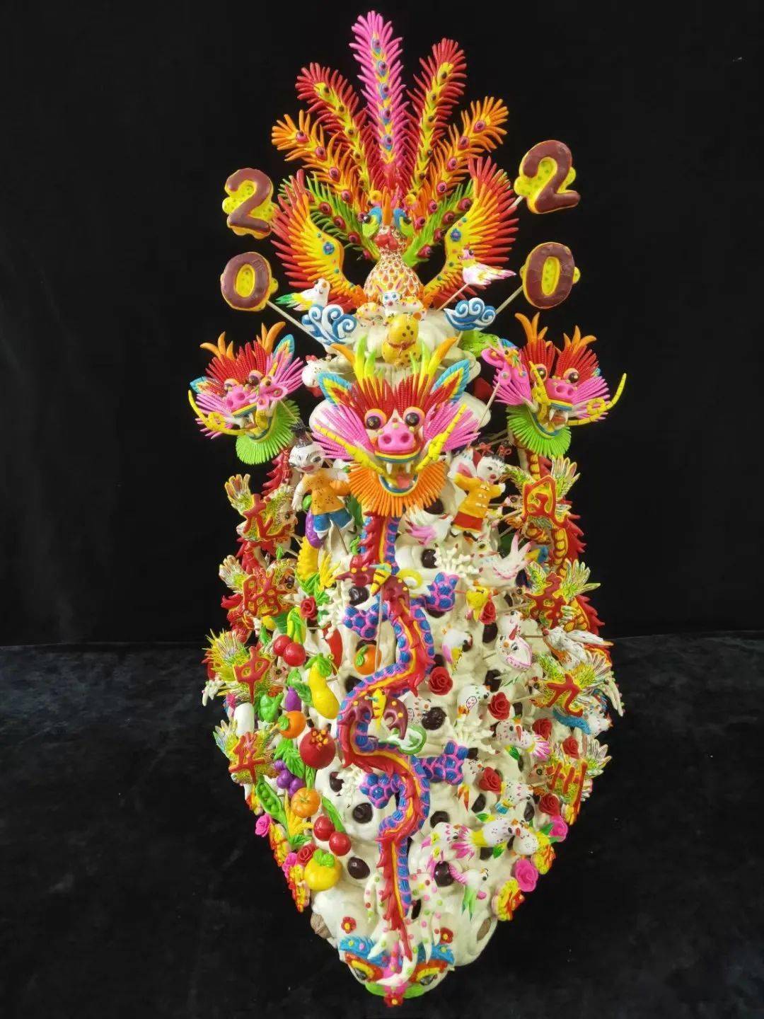 唐代玉鏤雕孔雀銜花佩，璀璨明珠的工藝瑰寶